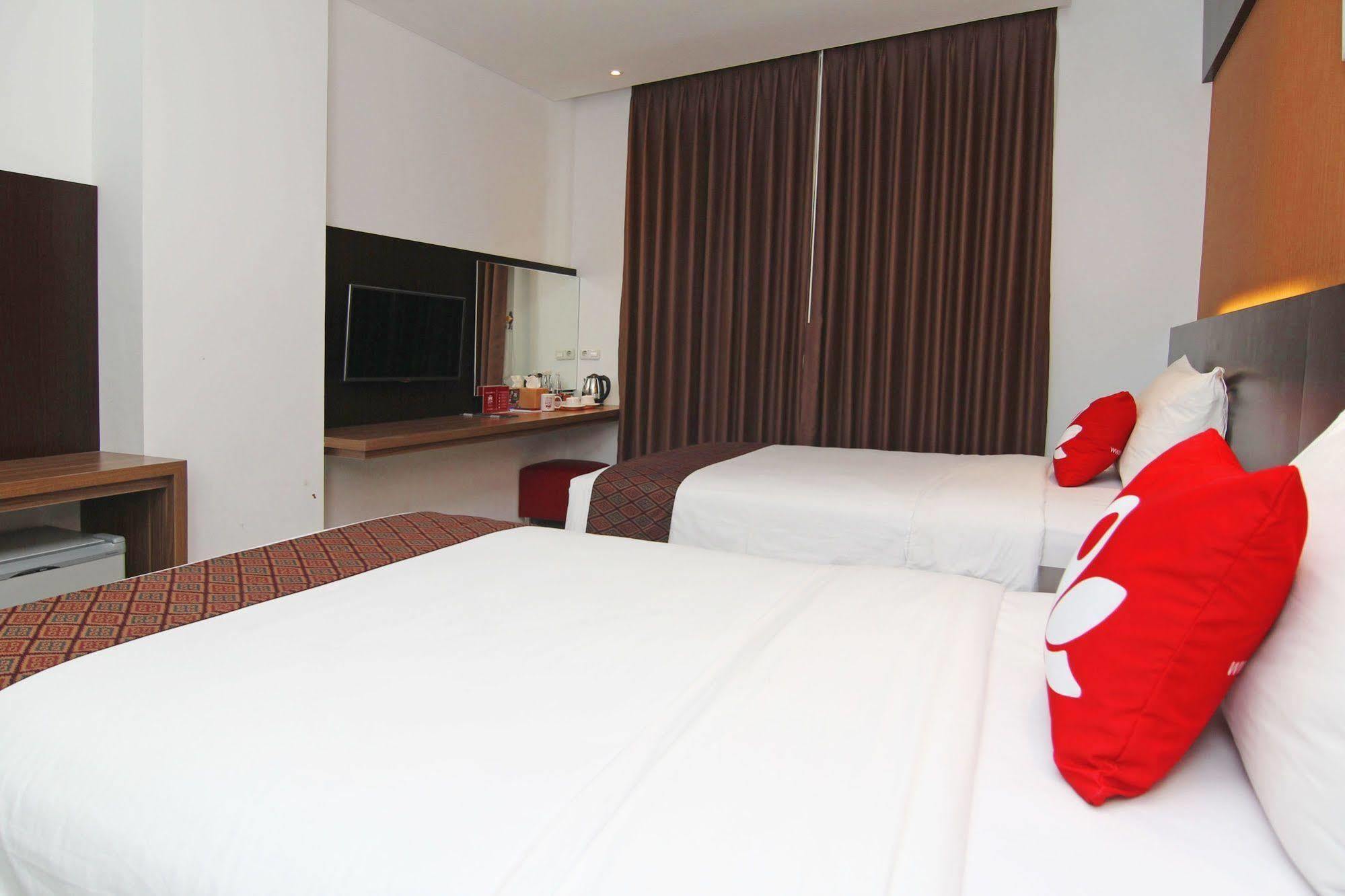 Zen Premium Near Rumah Mode Бандунг Экстерьер фото